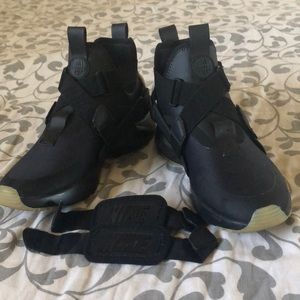 🎊!NEW!🎊 Nike Huarache City !